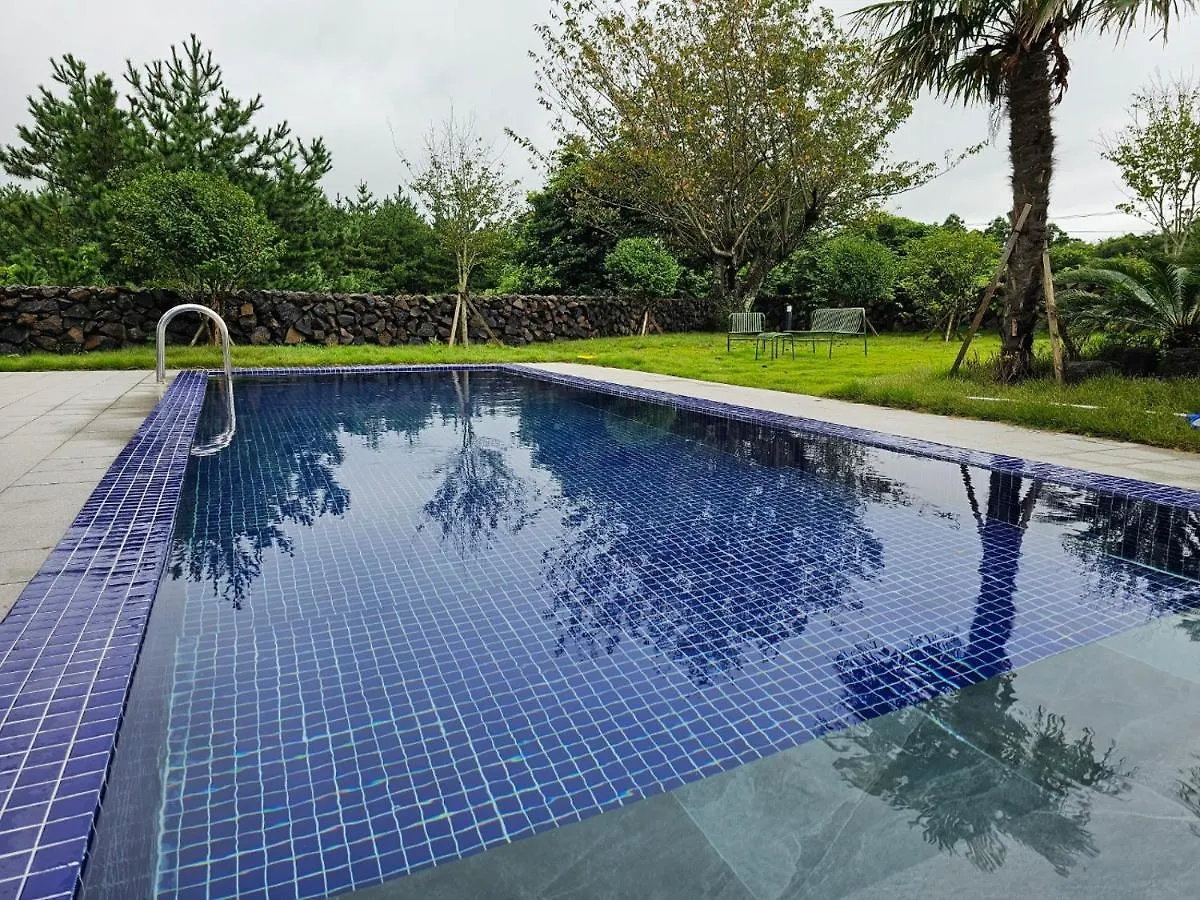 Aparthotel Almare Woljeong Jeju