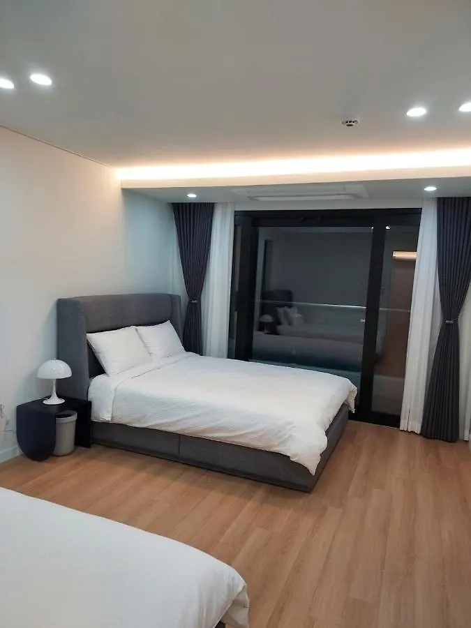 Aparthotel Almare Woljeong Jeju